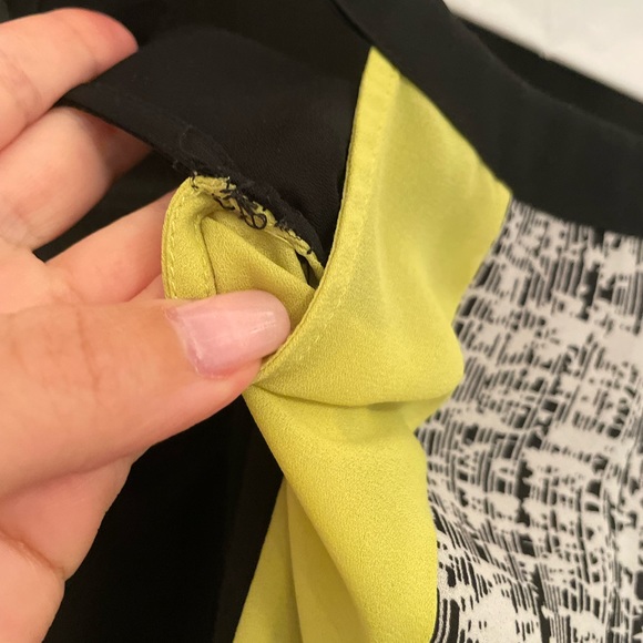 Gorgeous BCBGMAXAZRIA asymmetrical top blouse - Picture 5 of 8